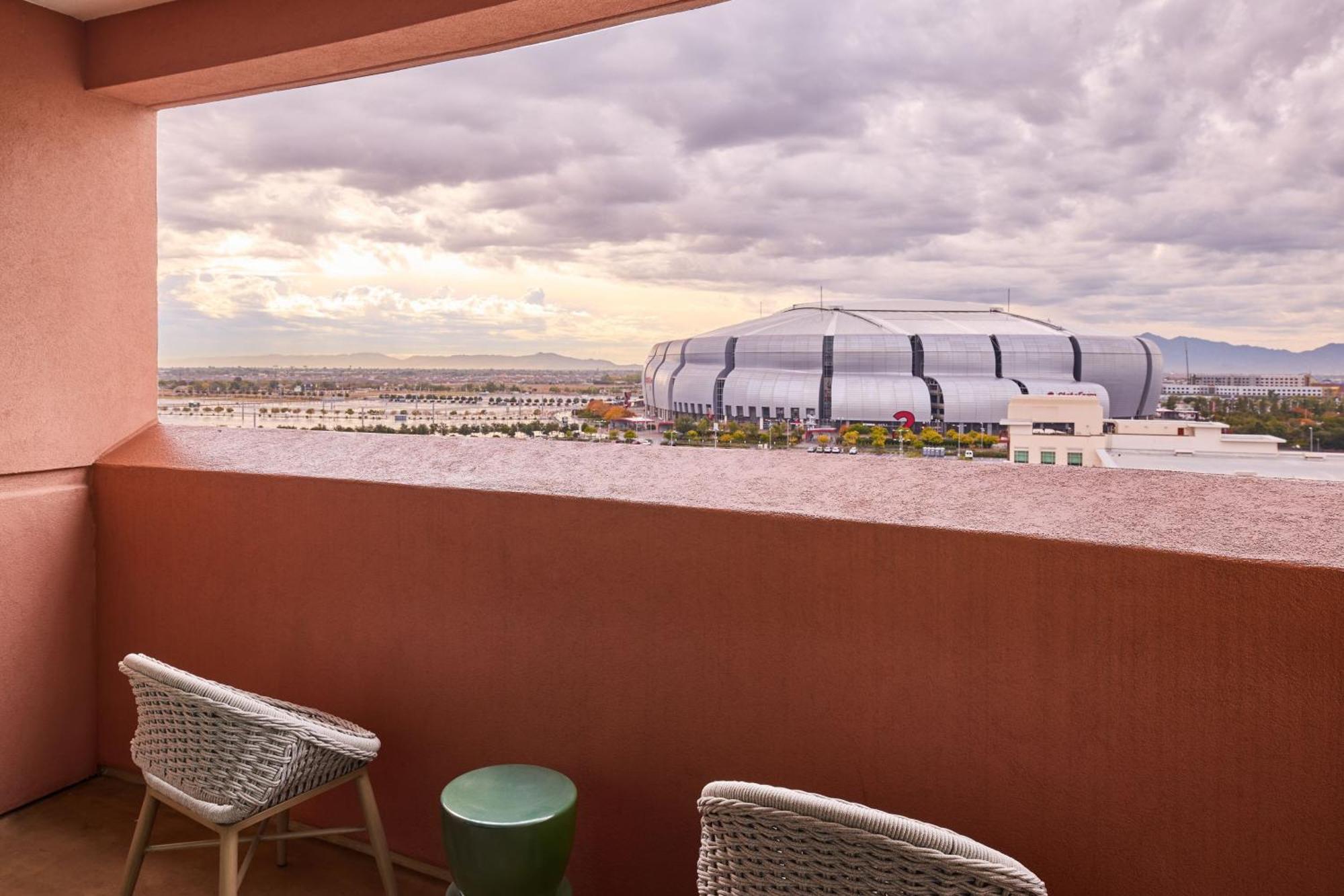 Renaissance Phoenix Glendale Hotel & Spa Exterior photo